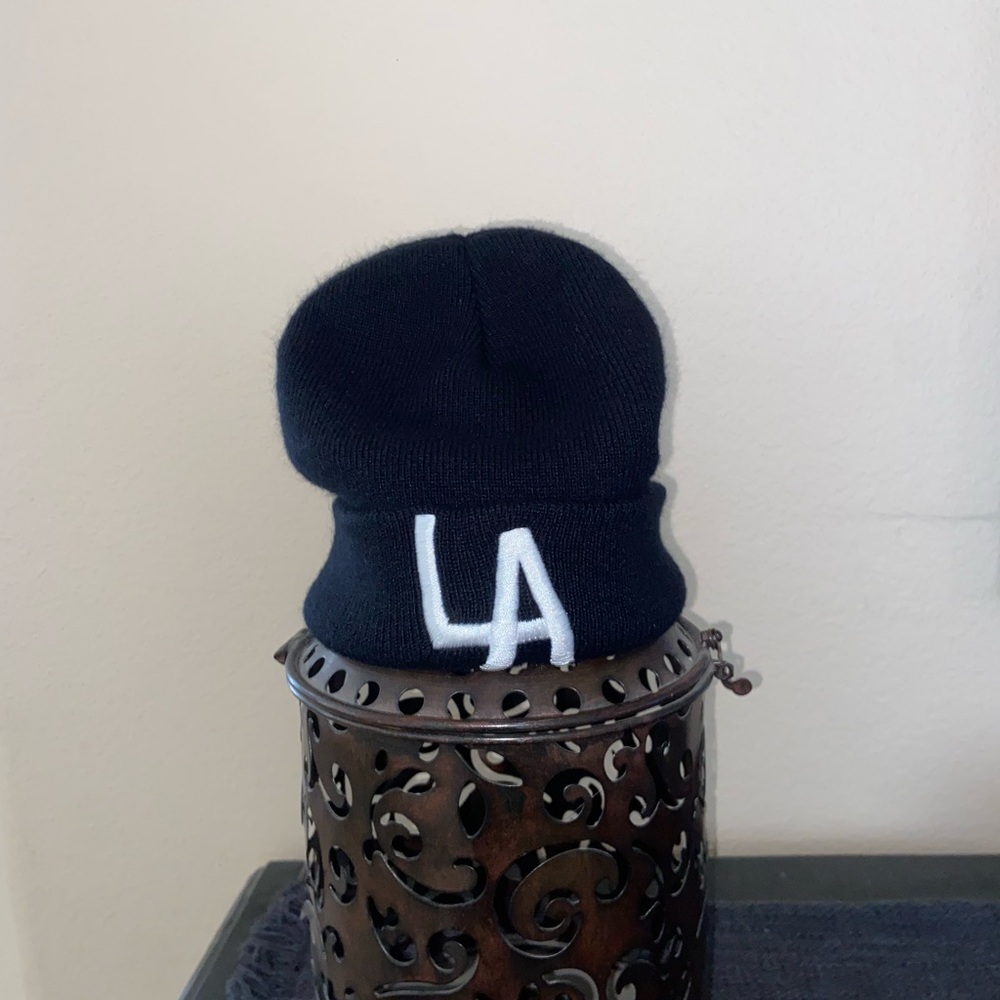 Black and white Los Angeles beanie punk vibes street headwear skater fashion hat